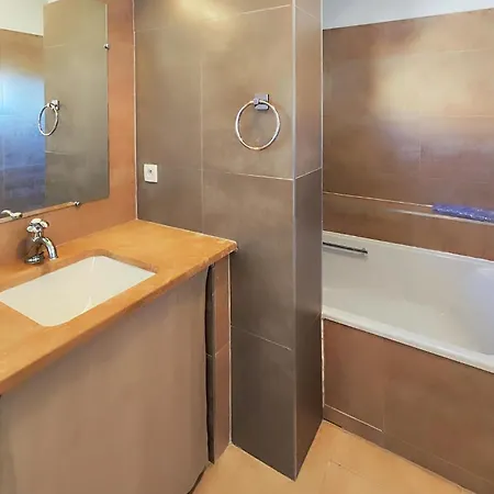 Stunning In Saint-laurent-de-la-ca Saint-Laurent-de-la-Cabrerisse