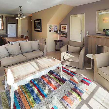 Holiday home Gorgeous In Saint-laurent-de-la-ca With Wifi